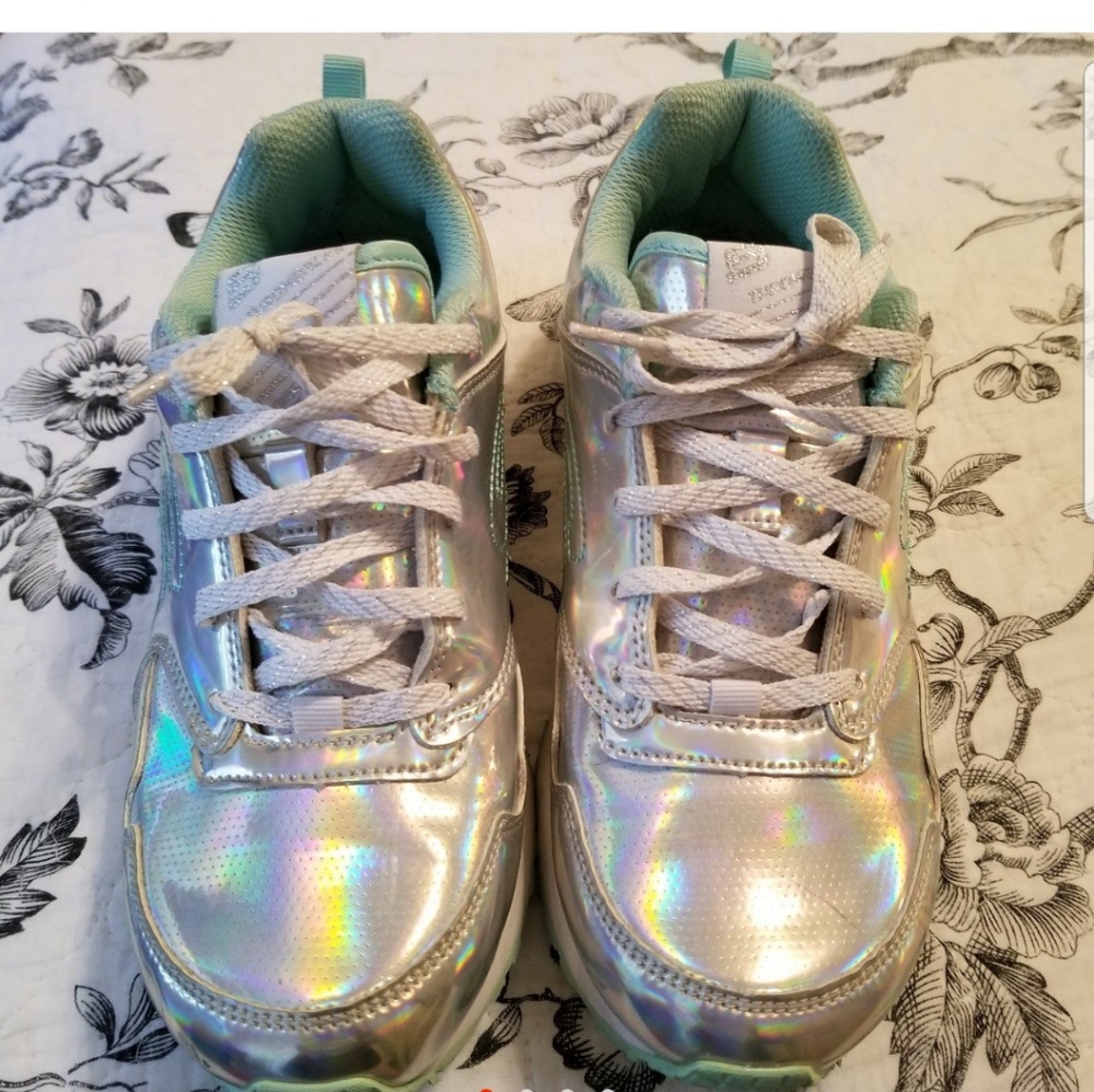 Holographic Sketchers